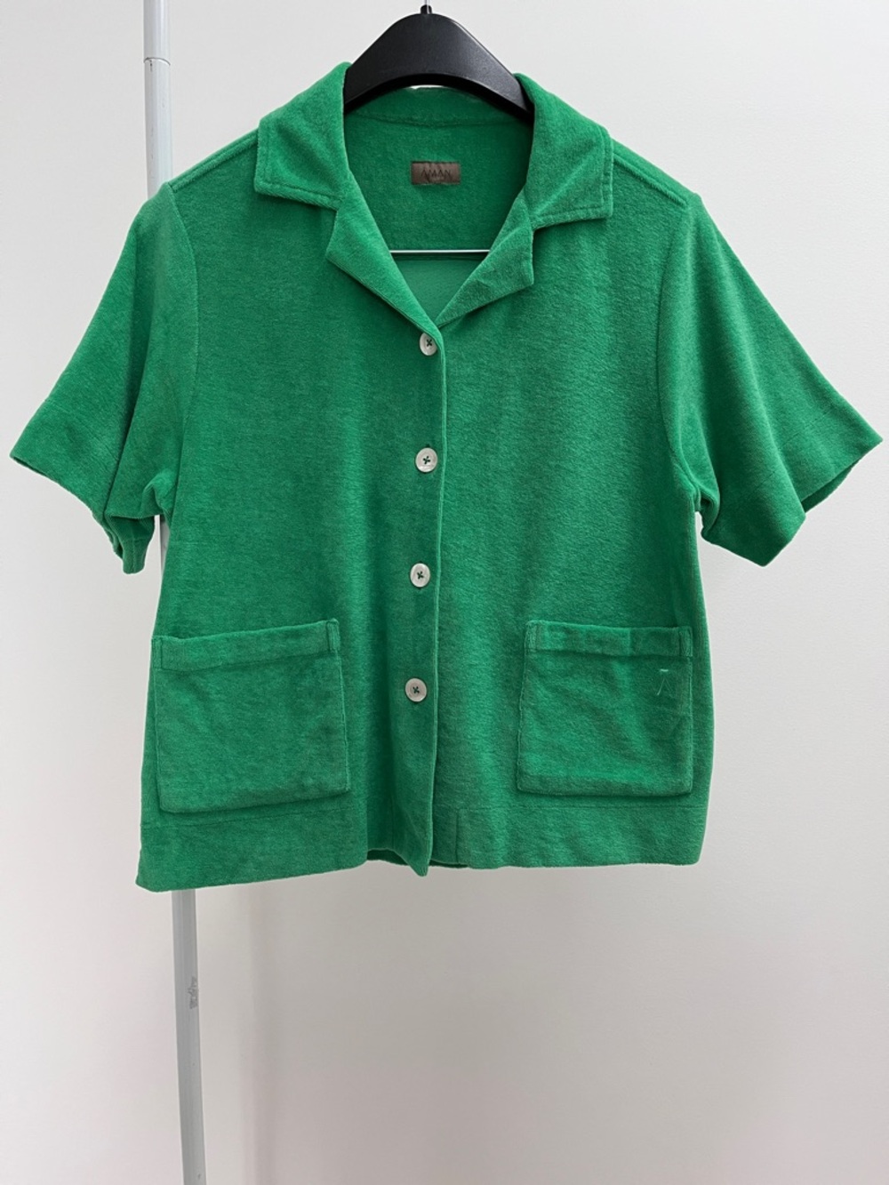 Āman short sleeve terry cloth button up shirt XS quiet luxury Aman Resorts - Picture 2 of 9